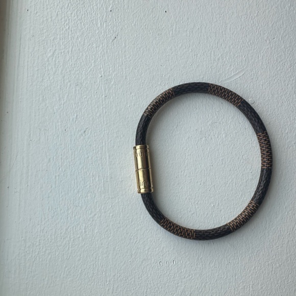 Louis Vuitton Keep It Bracelet - Picture 7 of 7